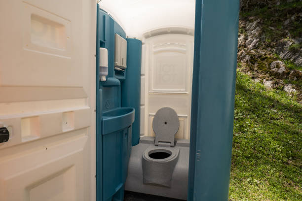 Best Portable toilet rental cost  in Hampton, IA