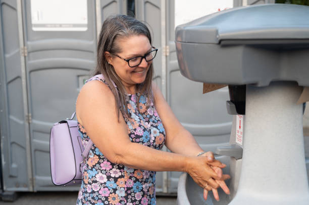Best Porta potty rental near me  in Hampton, IA